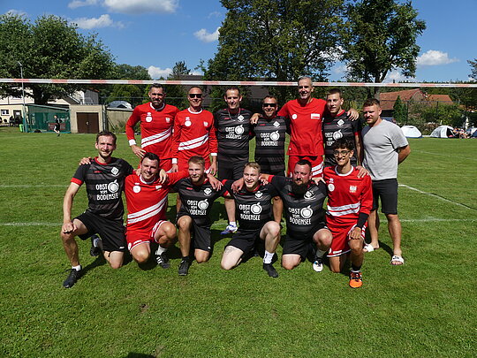 Gemeinsames Foto der Seehasen mit dem polnischen Nationalteam nach dem knappen Länderspielsieg.