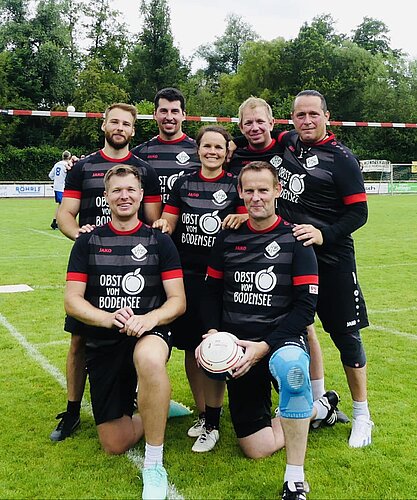 Mit zwei Siegen beendet die VfB Reserve in Heuchlingen eindrucksvoll seine Negativserie. Stehend v.l.n.r.: Luca Huber, Alexander Paul, Lena Pieper, Mathias Stange, Marc Gerhardt. Knieend: Steve Nixdorf und André Meier.