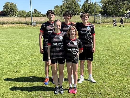Für den VfB-Nachwuchs geht es nach Platz vier in der Vorrunde im Bezirkspokal weiter. V.l.n.r.: Amir Nawaz, Freya Holzhause, Daniel Müller, Fritzi Schulze und Lukas Müller Für den VfB-Nachwuchs geht es nach Platz vier in der Vorrunde im Bezirkspokal weiter. V.l.n.r.: Amir Nawaz, Freya Holzhause, Daniel Müller, Fritzi Schulze und Lukas Müller