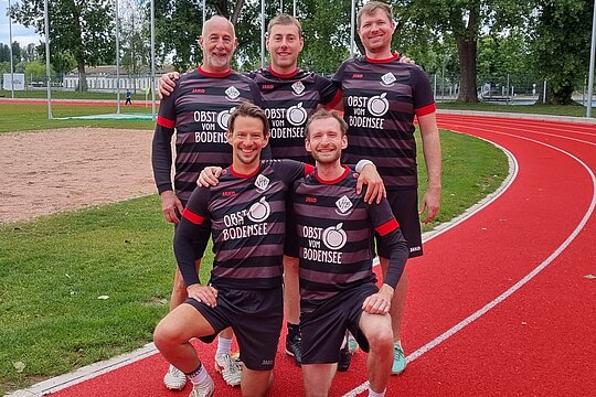 Der VfB Friedrichshafen siegt beim baden-württembergischen Landesturnfest 2026 in Konstanz. V.l.n.r.: Reiner und Mario Müller, Tobias Paul, Fabian Schmidt -Redlin und Steve Nixdorf