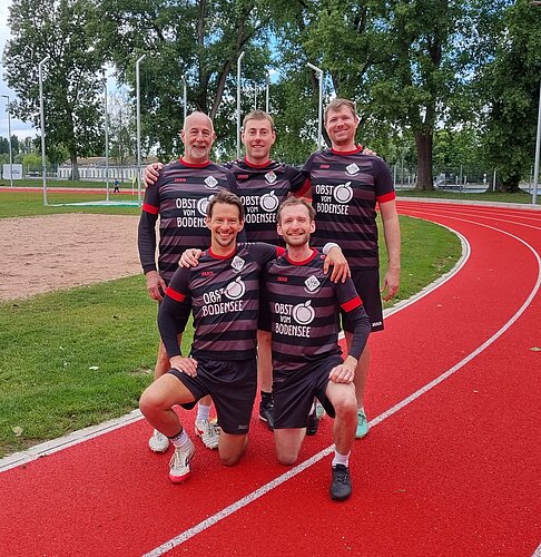 Der VfB Friedrichshafen siegt beim baden-württembergischen Landesturnfest 2026 in Konstanz. V.l.n.r.: Reiner und Mario Müller, Tobias Paul, Fabian Schmidt -Redlin und Steve Nixdorf